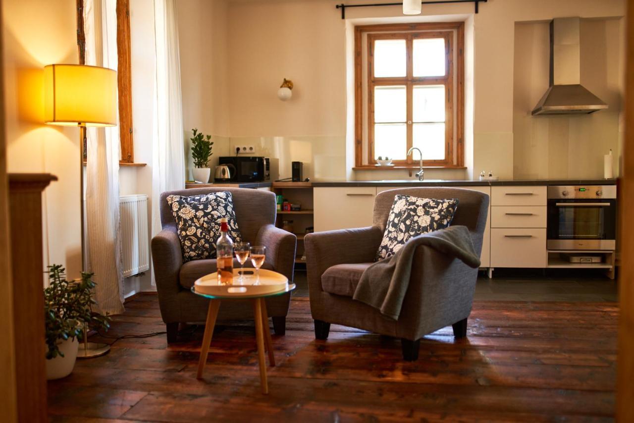 Baroque Chaplain House Kaplanka 1796 A. D. - Historical Luxury Apts In Bohemian Paradise Zelezny Brod Eksteriør bilde